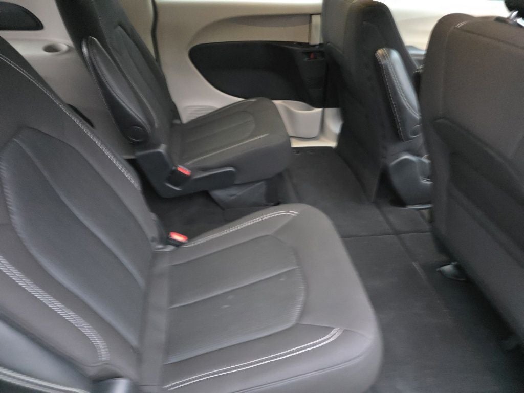 2024 Chrysler Voyager LX