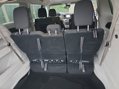2024 Chrysler Voyager LX
