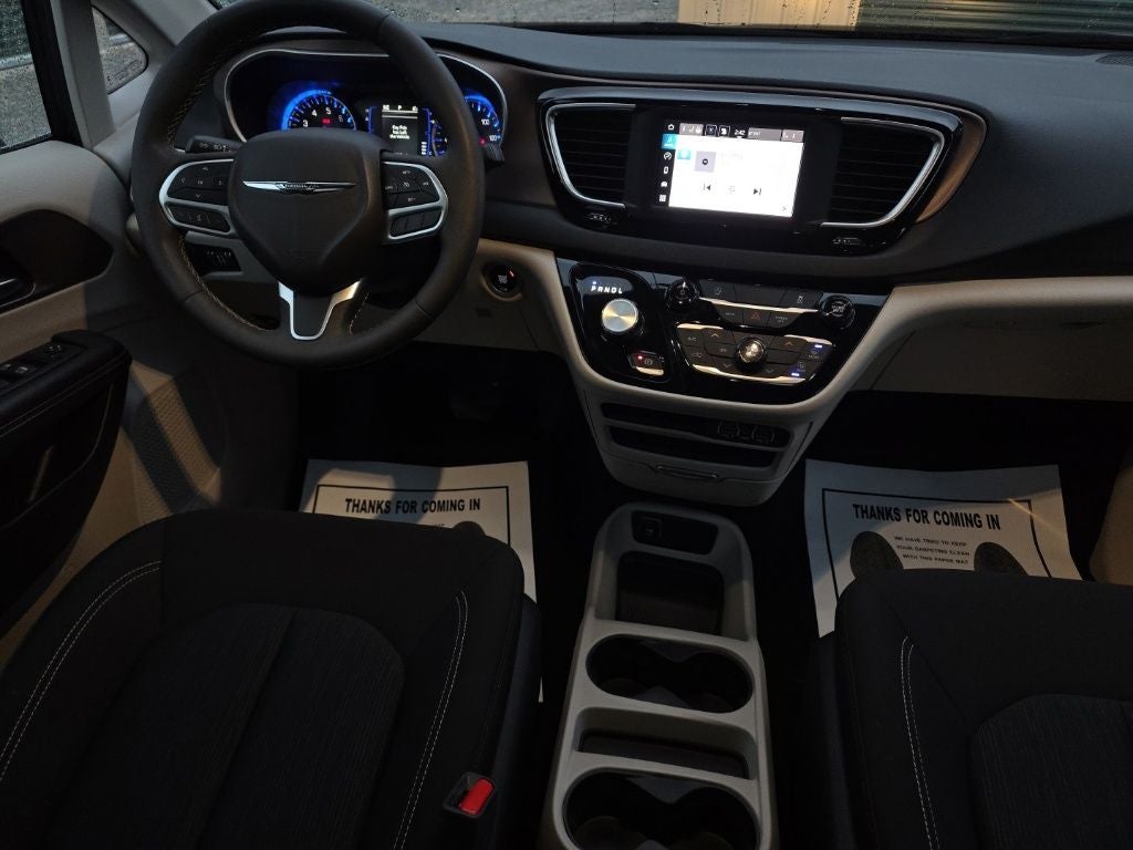 2024 Chrysler Voyager LX