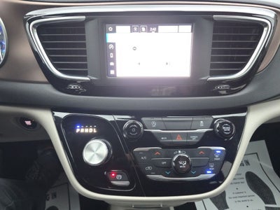 2024 Chrysler Voyager LX