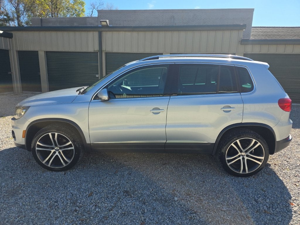 Used 2017 Volkswagen Tiguan SEL with VIN WVGWV7AX5HK007277 for sale in Kent, OH